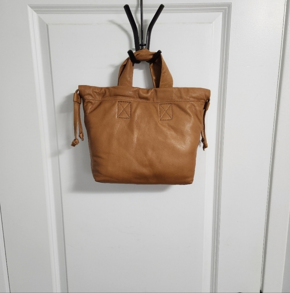 MADEWELL Piazza Leather Drawstring Handbag - Picture 6 of 11